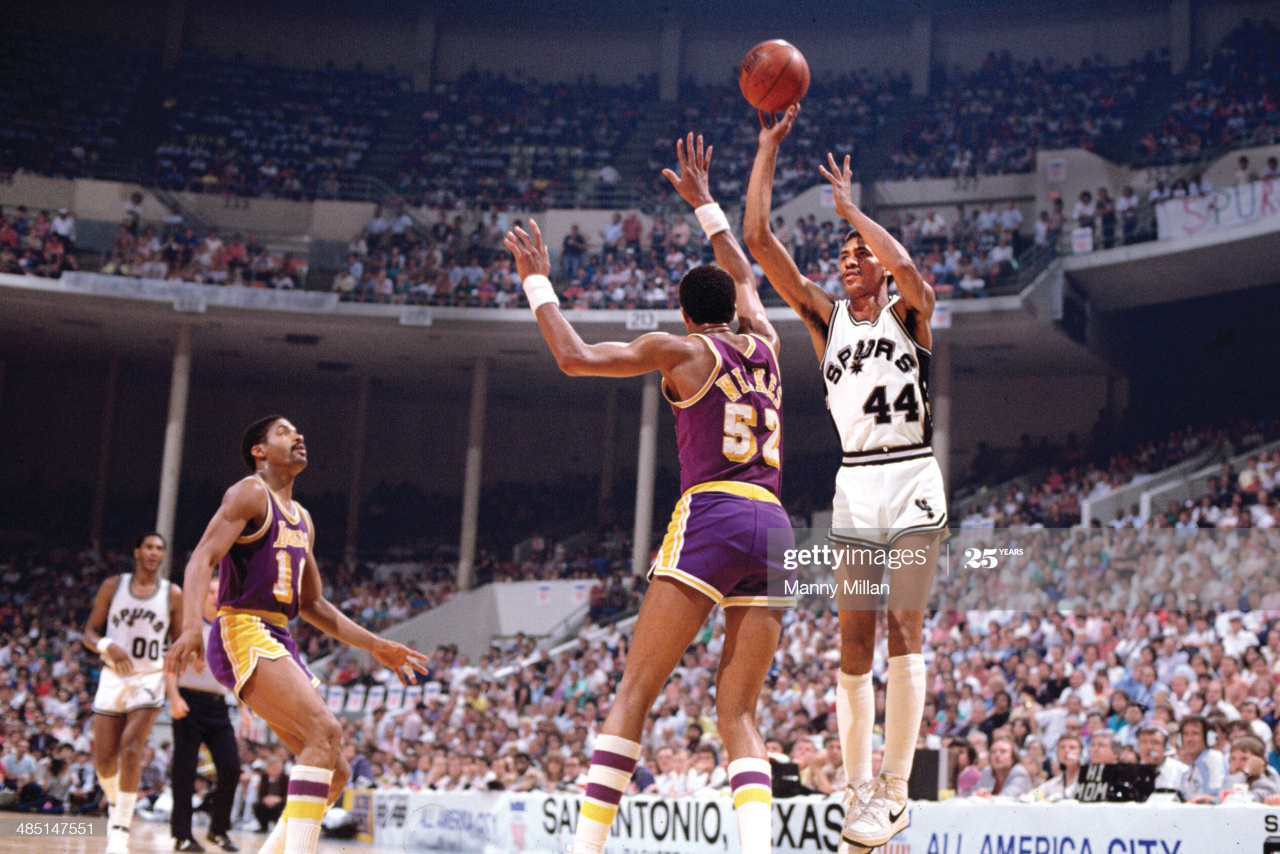 George Gervin vs. Jamaal Wilkes - Getty Images